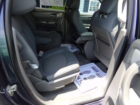 Used 2014 Chevrolet Traverse LT w/ LPO, 'HIT The Road' Package image 9