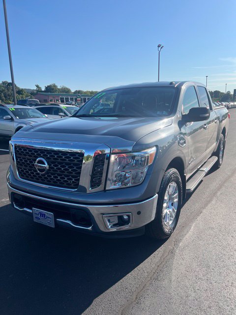 Used 2017 Nissan Titan SV AWD/4WD image 1