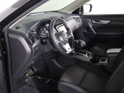 Used 2020 Nissan Rogue SV image 19
