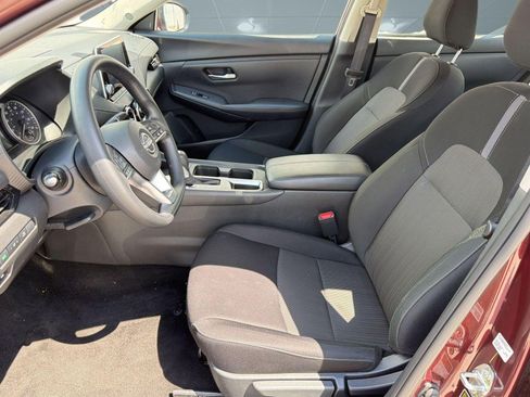 Used 2025 Nissan Sentra SV FWD image 5