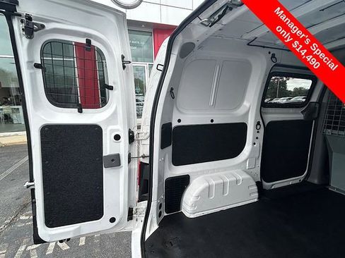 Used 2020 Nissan NV200 SV w/ Sliding Glass Door Package image 10