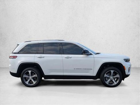 Used 2024 Jeep Grand Cherokee Limited 4xe w/ Luxury Tech Group II AWD/4WD image 4