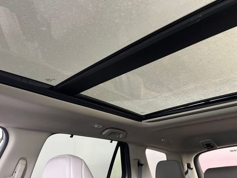 Certified 2025 Honda Pilot Touring image 34