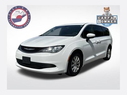 Used 2017 Chrysler Pacifica Touring w/ Tire & Wheel Group