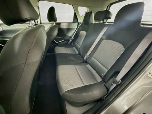 Used 2025 Kia Soul LX w/ LX Technology Package FWD image 26