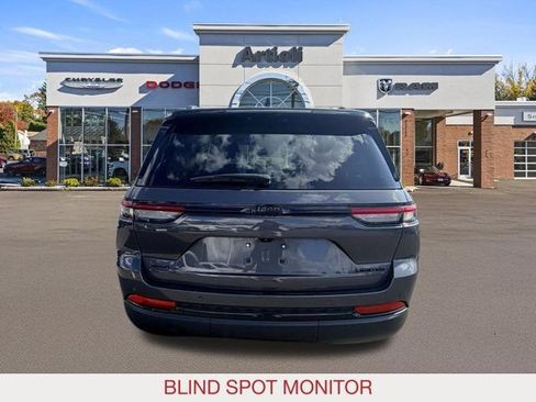 Certified 2023 Jeep Grand Cherokee Limited w/ Black Appearance Package AWD/4WD image 6