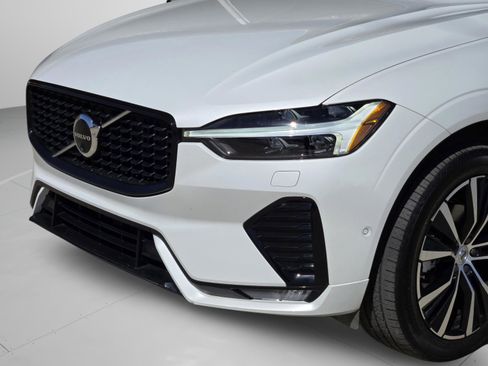 Used 2024 Volvo XC60 B5 Plus w/ Protection Package Premier image 12