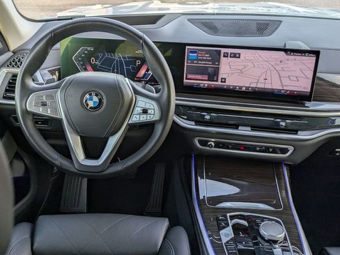 Used 2024 BMW X7 xDrive40i image 28