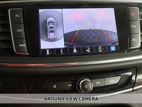 Used 2023 Buick Enclave Essence AWD/4WD image 4