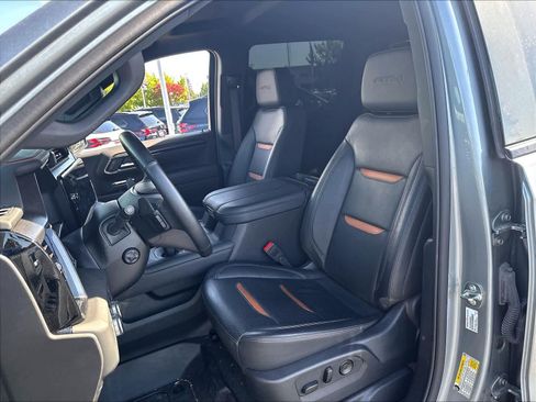 Used 2025 GMC Sierra 1500 AT4 w/ Technology Package AWD/4WD image 22