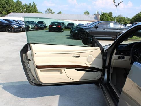Used 2009 BMW 335i Convertible image 34