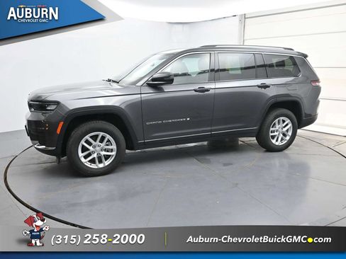 Used 2023 Jeep Grand Cherokee L Laredo AWD/4WD image 2