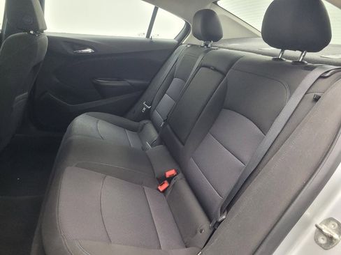 Used 2018 Chevrolet Cruze LT image 18
