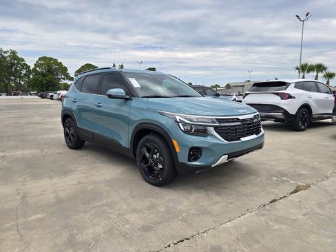 New 2026 Kia Seltos EX FWD image 2
