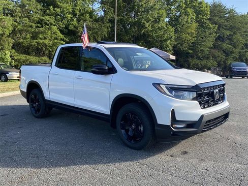 New 2025 Honda Ridgeline Black Edition image 6