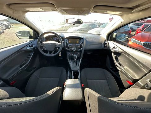 Used 2018 Ford Focus SEL image 2