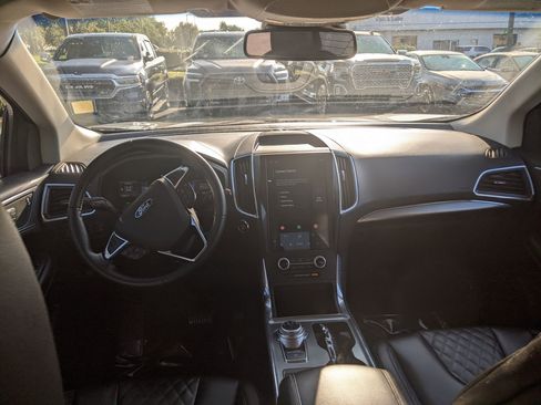 Used 2024 Ford Edge Titanium image 19
