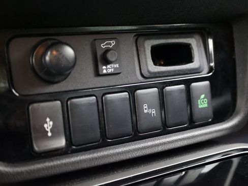 Used 2020 Mitsubishi Outlander SEL AWD/4WD image 19