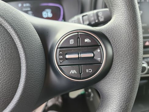 Used 2025 Kia Soul LX w/ LX Technology Package image 30