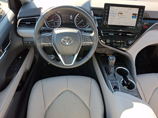 Used 2022 Toyota Camry XLE FWD image 11