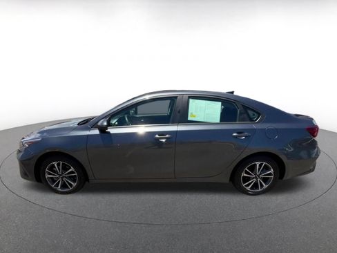 Used 2024 Kia Forte LXS FWD image 9