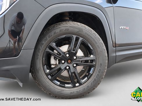 Used 2023 GMC Terrain AT4 AWD/4WD image 3