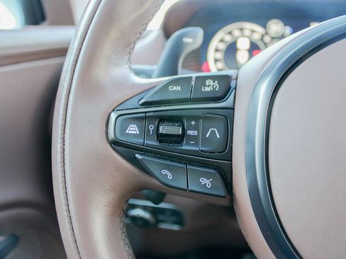 Used 2022 Aston Martin DBX image 13