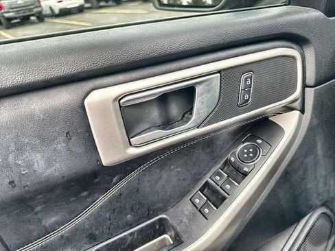 Used 2022 Ford Explorer XLT w/ Equipment Group 202A image 13