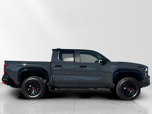 Used 2025 Toyota Tacoma TRD Pro image 3