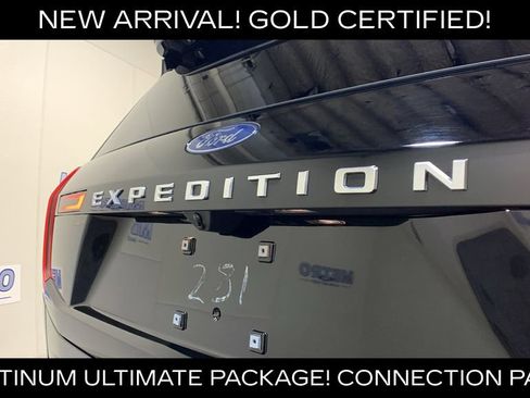 Certified 2025 Ford Expedition Platinum w/ Platinum Ultimate Package AWD/4WD image 19