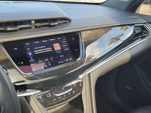 Used 2023 Cadillac XT6 Premium Luxury FWD image 26