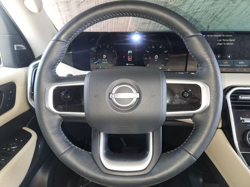 Used 2025 Nissan Armada Platinum image 26