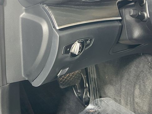 Used 2021 Mercedes-Benz E 450 4MATIC Cabriolet image 10