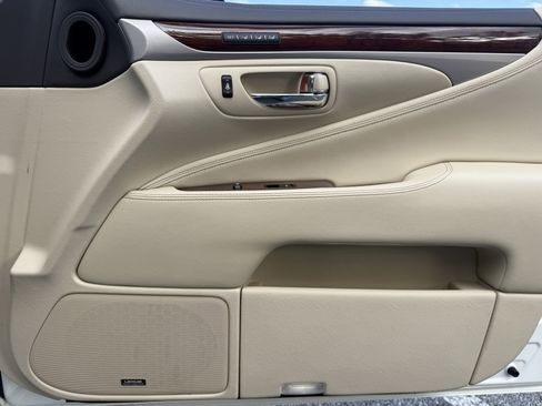 Used 2014 Lexus LS 460 image 43