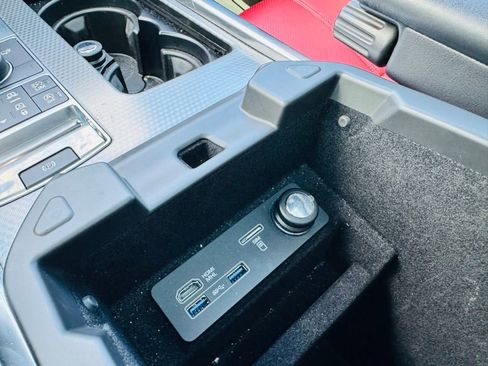 Used 2017 Land Rover Range Rover Sport HSE Dynamic image 23