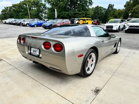 Used 2000 Chevrolet Corvette Coupe w/ Roof Pkg RWD image 11