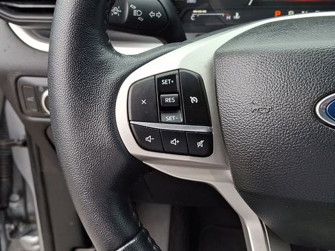 Used 2022 Ford Explorer XLT AWD/4WD image 20