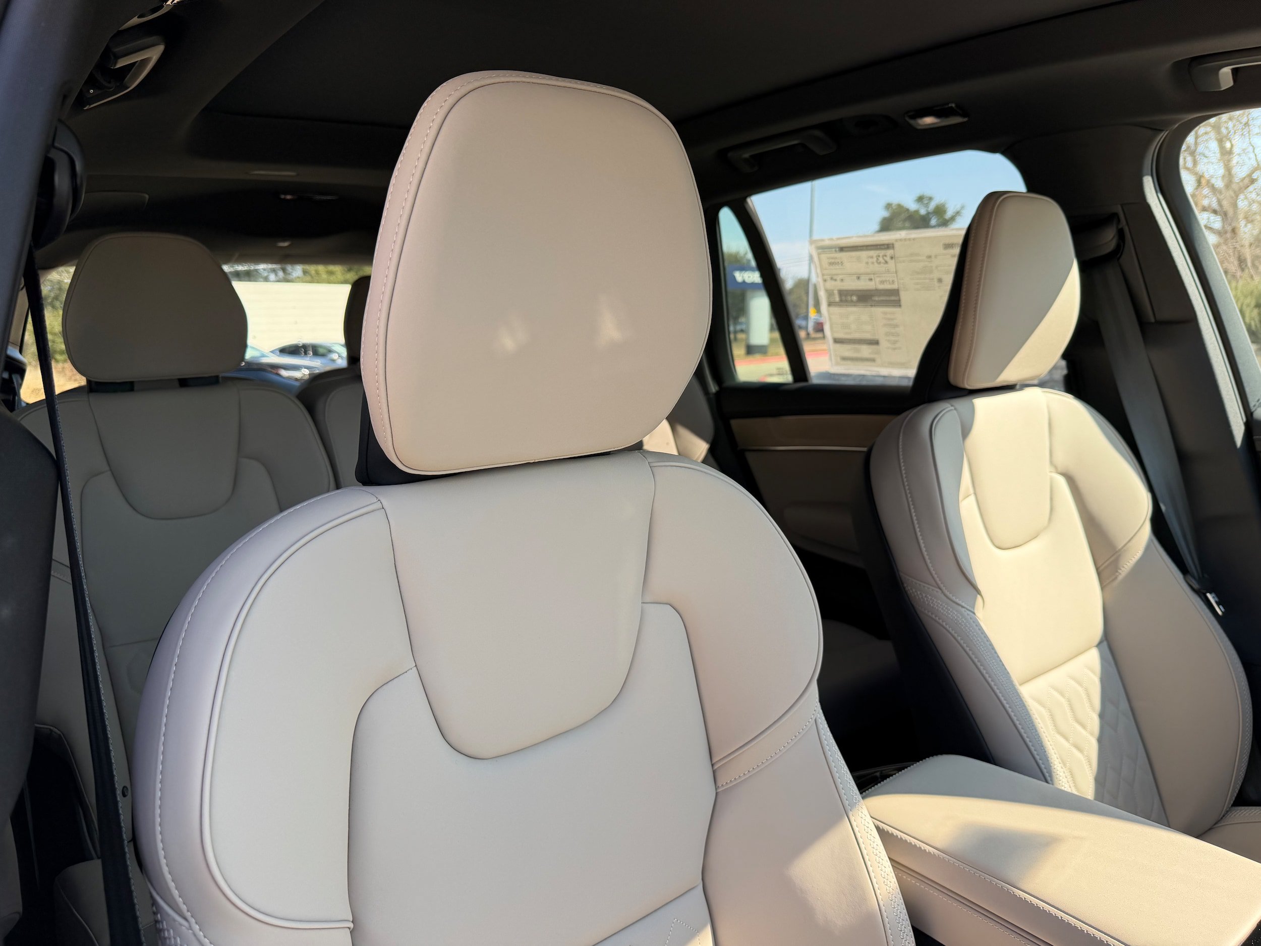 New 2026 Volvo XC90 B6 Plus w/ Protection Package Premier AWD/4WD image 9