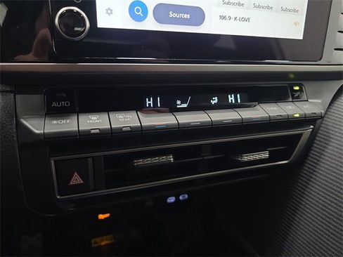 Certified 2025 Toyota Camry SE image 20