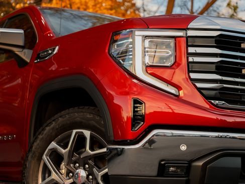 New 2026 GMC Sierra 1500 SLT w/ SLT Premium Plus Package image 3