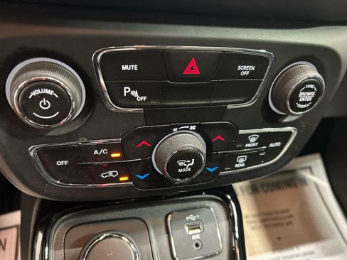 Used 2019 Jeep Compass Latitude AWD/4WD image 7