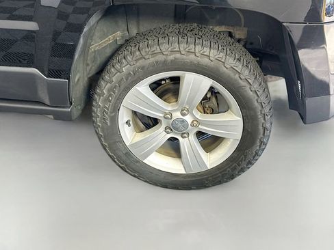 Used 2016 Jeep Patriot Latitude w/ Mopar Trailer Tow Group AWD/4WD image 26