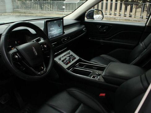 Used 2023 Lincoln Aviator AWD image 13