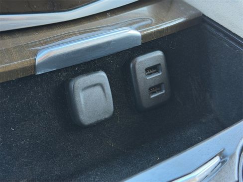 Used 2019 Cadillac Escalade ESV Luxury image 26