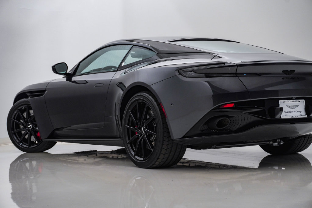 Used 2021 Aston Martin DB11 Coupe RWD image 9