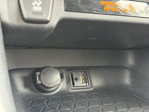 Used 2019 Toyota RAV4 LE image 23