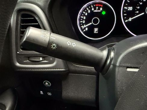 Used 2022 Honda HR-V LX image 16