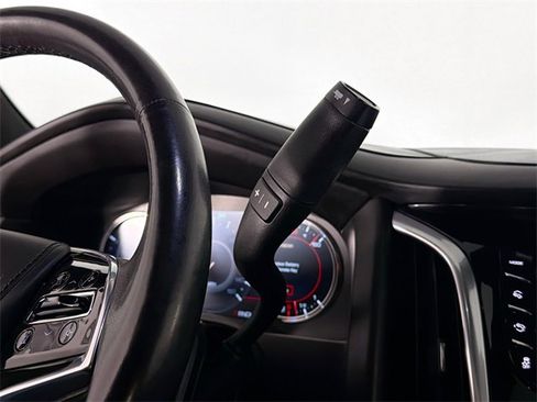 Used 2020 Cadillac Escalade Platinum image 16