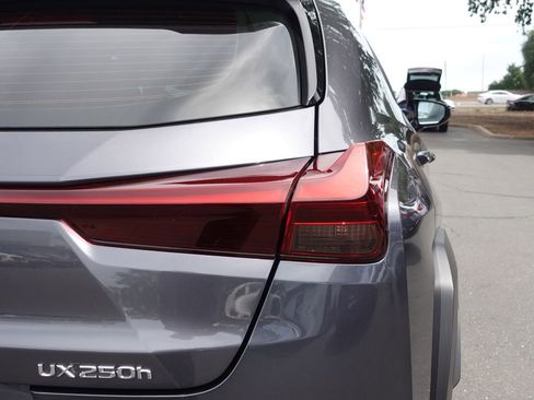 Used 2023 Lexus UX 250h FWD image 6