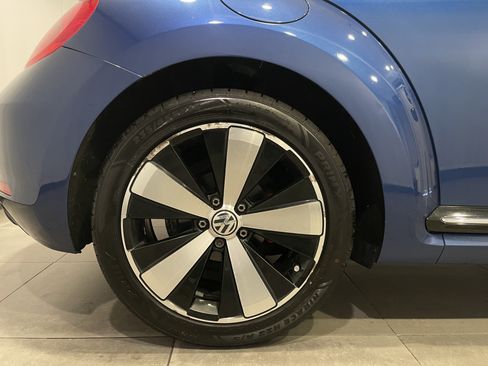 Used 2013 Volkswagen Beetle 2.0T FWD image 9